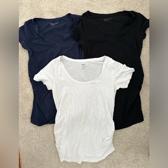 Gap maternity tee bundle - Picture 1 of 7